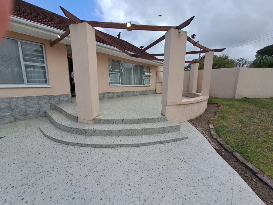 3 Bedroom Property for Sale in Beacon Bay North Eastern Cape